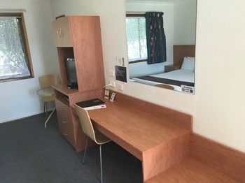 Bridgeview Motel - Tourism Canberra 8