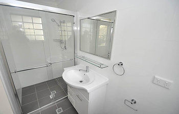 Balmain 1 Mont Furnished Apartment - Tourism Canberra 0