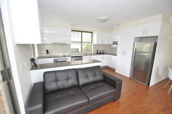 Balmain 1 Mont Furnished Apartment - Tourism Canberra 5