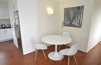 Balmain 3 Mont Furnished Apartment - Tourism Canberra 2
