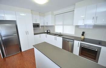 Balmain 3 Mont Furnished Apartment - Tourism Canberra 4