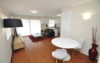 Balmain 3 Mont Furnished Apartment - Tourism Canberra 6
