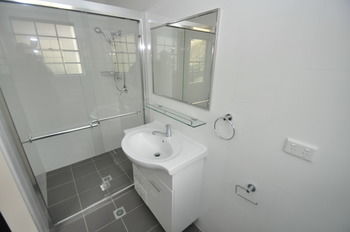Balmain 2 Mont Furnished Apartment - Tourism Canberra 2