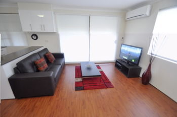 Balmain 2 Mont Furnished Apartment - Tourism Canberra 9