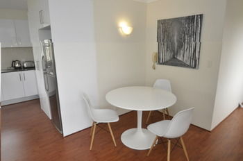 Balmain 2 Mont Furnished Apartment - Tourism Canberra 10