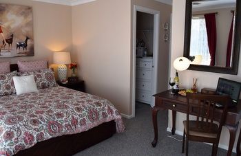 Cutmore Cottages - Bagala Bungalow - Tourism Canberra 34