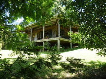 Bellthorpe Stays - Tourism Canberra 1