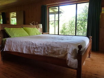 Bellthorpe Stays - Tourism Canberra 3