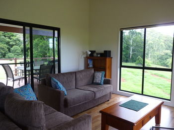 Bellthorpe Stays - Tourism Canberra 5