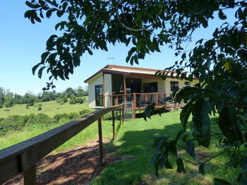 Bellthorpe Stays - Tourism Canberra 17