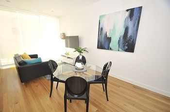 Neutral Bay 4 Young Furnished Apartment - Tourism Canberra 3