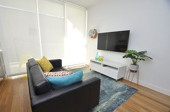 Neutral Bay 4 Young Furnished Apartment - Tourism Canberra 7