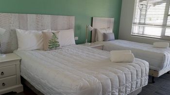 Karuah Gardens Motel - Tourism Canberra 18