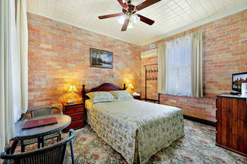 CBC Bed & Breakfast & Cafe - Tourism Canberra 17