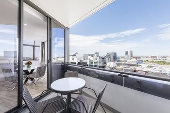 Meriton Serviced Apartments Church Street - Tourism Canberra 4
