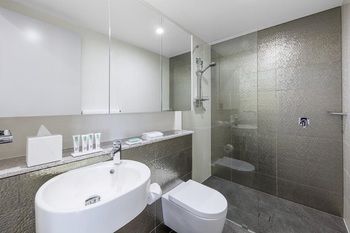 Meriton Serviced Apartments Church Street - Tourism Canberra 5
