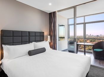 Meriton Serviced Apartments Church Street - Tourism Canberra 11