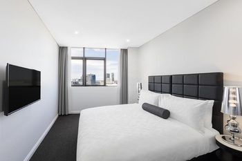 Meriton Serviced Apartments Church Street - Tourism Canberra 14