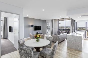 Meriton Serviced Apartments Church Street - Tourism Canberra 15