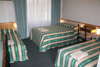The Hermitage Motel - Tourism Canberra 3