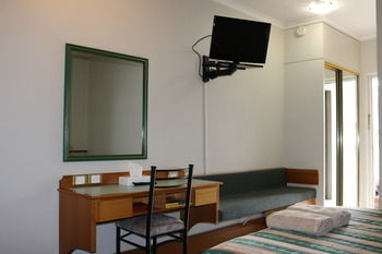 The Hermitage Motel - Tourism Canberra 5