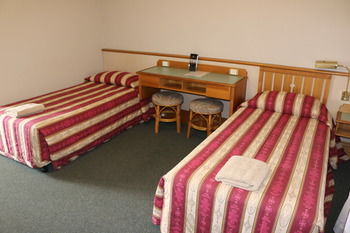 The Hermitage Motel - Tourism Canberra 6