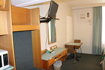 The Hermitage Motel - Tourism Canberra 8