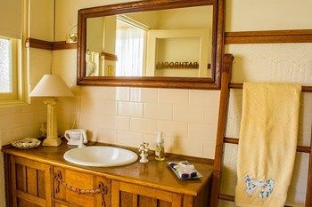 Segenhoe Inn Historic Bed & Breakfast - Tourism Canberra 6