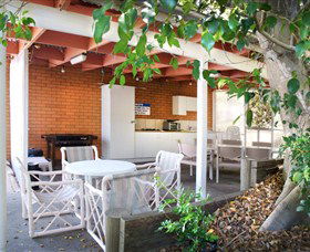 Ambassador Motor Inn - Tourism Canberra 2