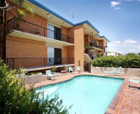 Ambassador Motor Inn - Tourism Canberra 0