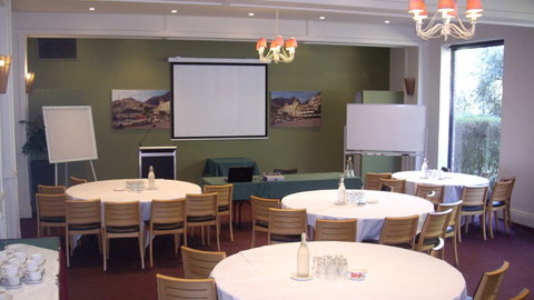 Best Western Plus The Tudor Box Hill - Tourism Canberra 3