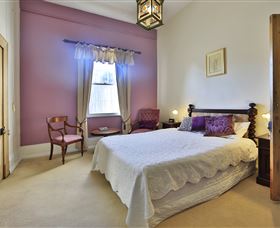 Racecourse Inn - The - Tourism Canberra 1