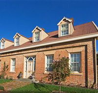 Racecourse Inn - The - Tourism Canberra