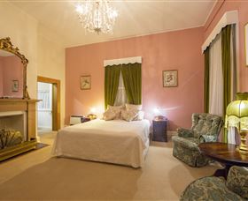 Racecourse Inn - The - Tourism Canberra 3