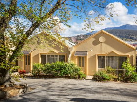 Quest Trinity House - Tourism Canberra 0