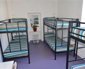 Hobart's Accommodation And Hostel - Tourism Canberra 6