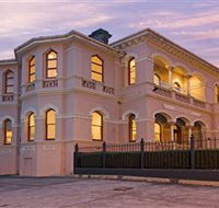 Roxburgh House Apartments - Tourism Canberra