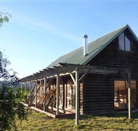 Pinot Cottage on Charles Reuben Estate - Tourism Canberra