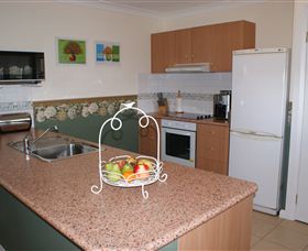 Eloura Luxury Self-Contained Bed & Breakfast Accommodation - Tourism Canberra 3