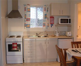 South Arm Cabin Retreat - Tourism Canberra 1