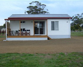 South Arm Cabin Retreat - Tourism Canberra 3