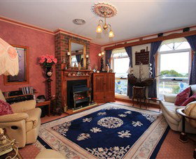 Moonlight Bay B&B Guest House - Tourism Canberra 1
