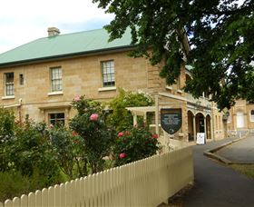 Ross Hotel - Tourism Canberra 0