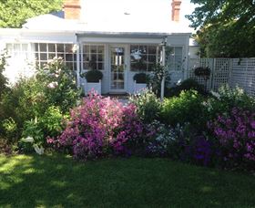 White Dove Cottage Bed And Breakfast - Tourism Canberra 1