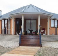 Aurora Cottages - Tourism Canberra