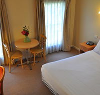 Glen Inn Motel  Apartments - Tourism Canberra