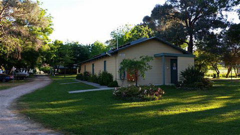 Valley View Caravan Park - Tourism Canberra 1