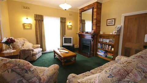 Airleigh-Rose Cottage - Tourism Canberra 2