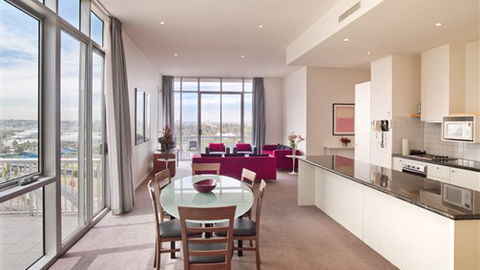 Adina Apartment Hotel Melbourne, Flinders Street - Tourism Canberra 2