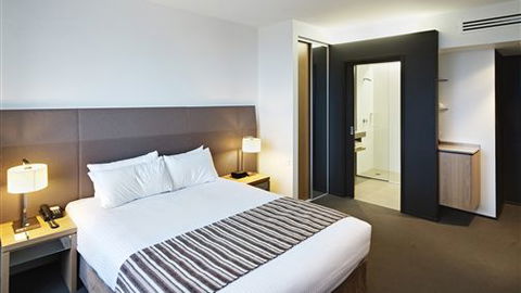 Atura Dandenong - Tourism Canberra 0